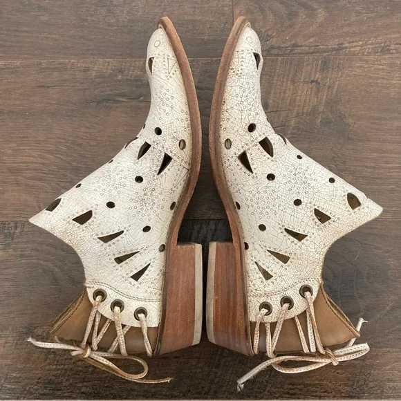 Musse & Cloud Cream Ankle Boots - Picture 3 of 9